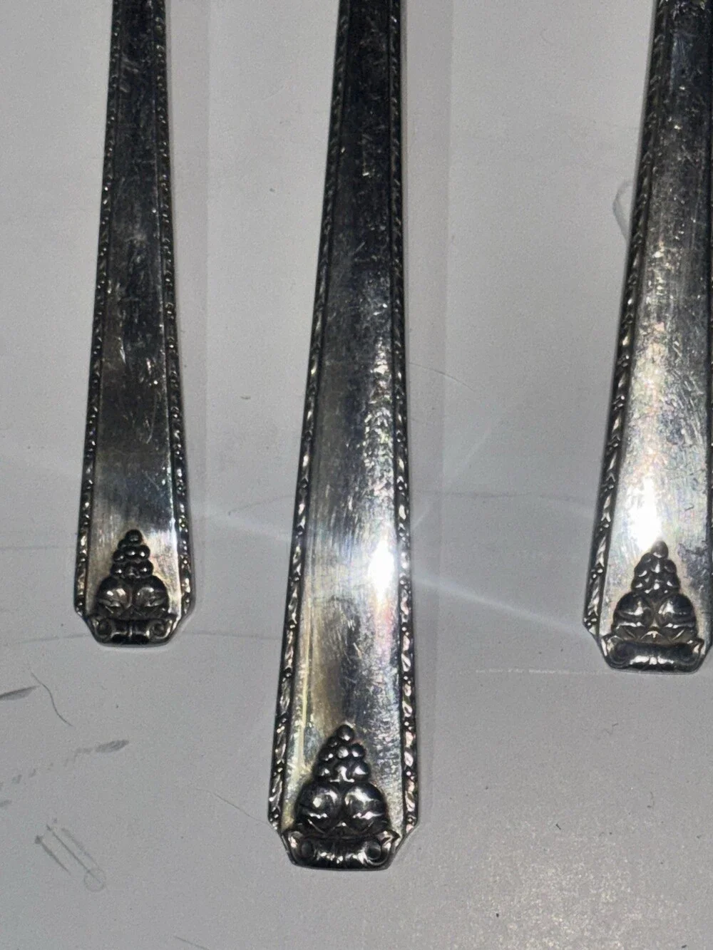 Vintage Oneida Prestige Plate Bordeaux Pattern Silverware 20 Pcs